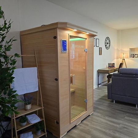 Luxus City Apartment Sauna Balkon Kueche Zentral Rostock Bagian luar foto