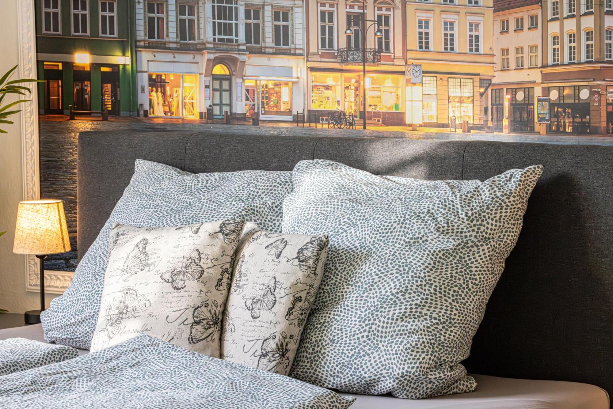 Luxus City Apartment Sauna Balkon Kueche Zentral Rostock Bagian luar foto